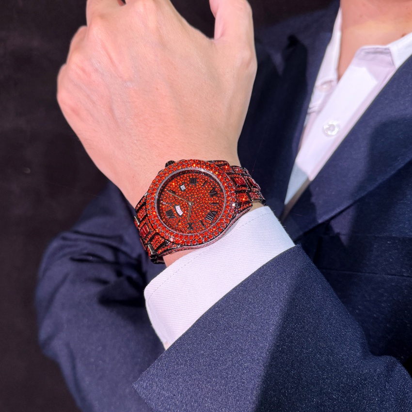 ラグジュアリーヒップホップステンレススチール製レッドカラーカ - Luxury Watch Iceberg のレビューと価格