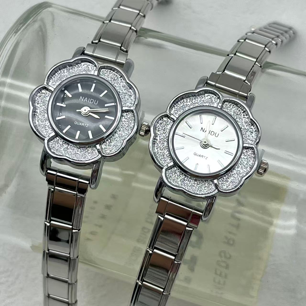 女性用 クォーツ時計 ジルコニアフラワーインレイ付き 高級シ - Luxury Watch Gift For Her のレビューと価格